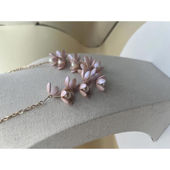 Pink Floral Pearl Necklace with Gold Chain   C47 - Picture 5 of 8